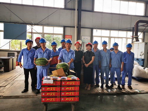 酷暑送清凉 关爱暖人心——公司领导亲切慰问大邑产业园区生产一线员工