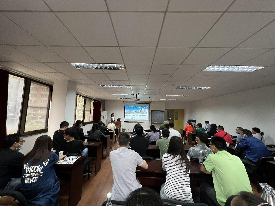 公司召开第七届六次职代会