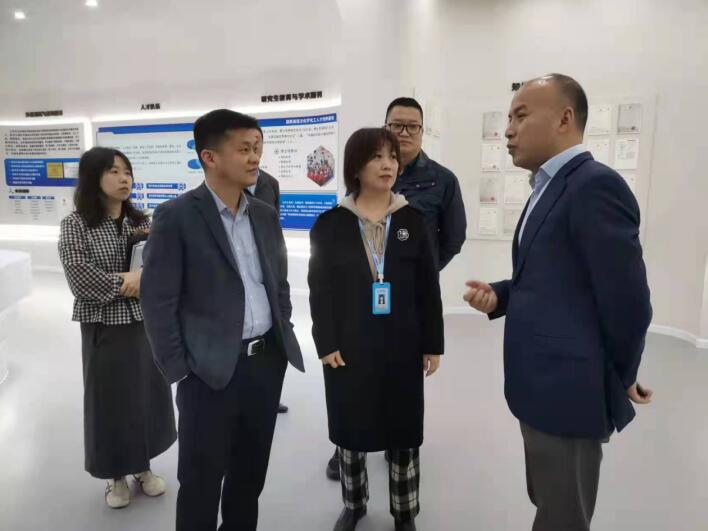 四川天府新区新经济局到公司调研