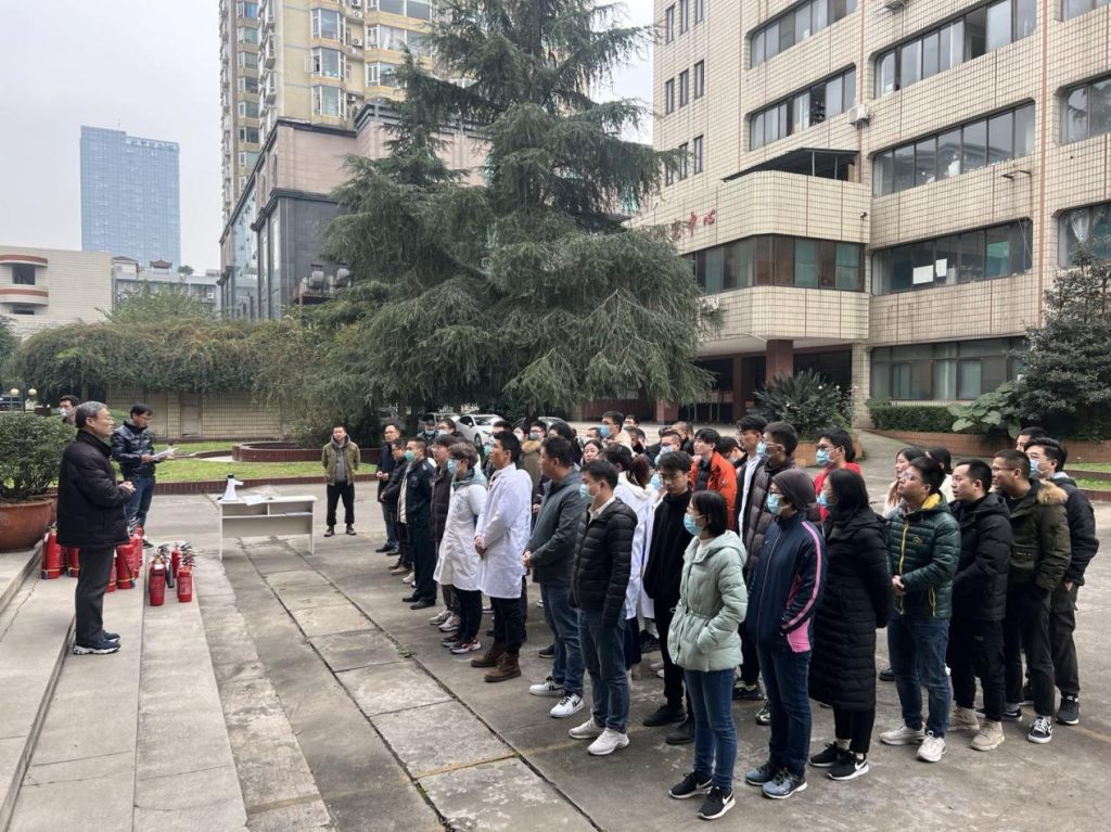 公司开展2021年度消防应急演练暨消防运动会