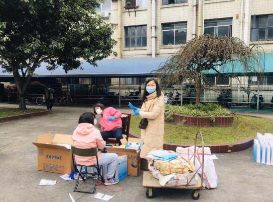 公司精心策划具有特色防护慰问品