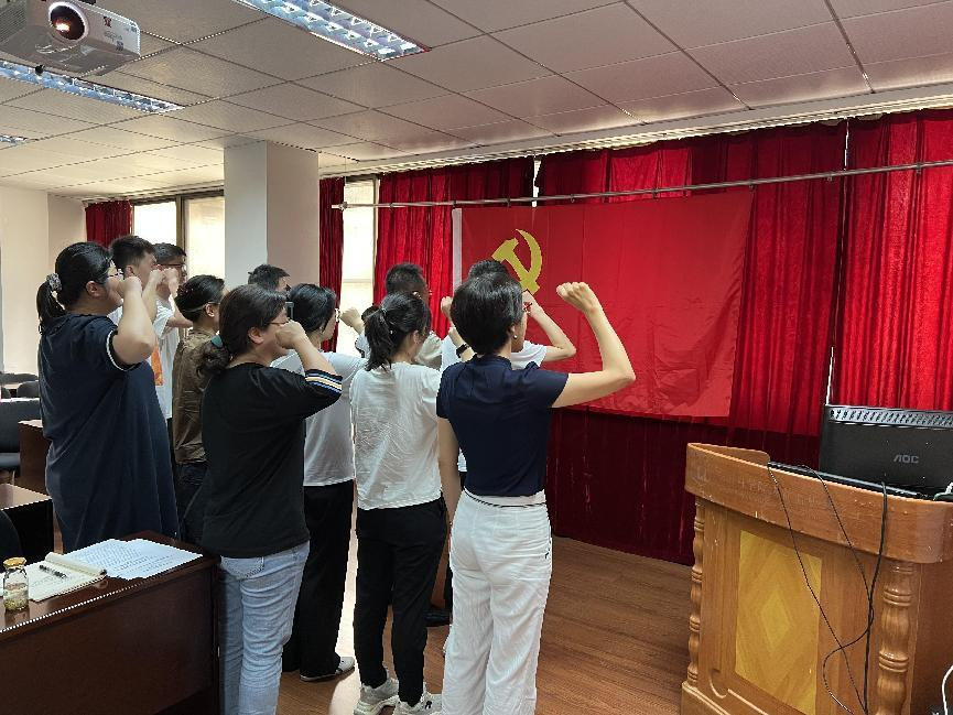 公司举办党务工作培训会