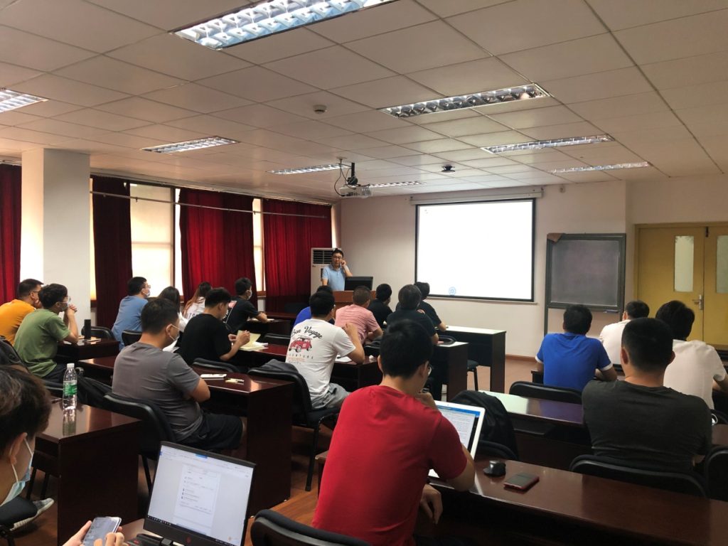 公司举行研究生开学典礼 暨安全教育大会