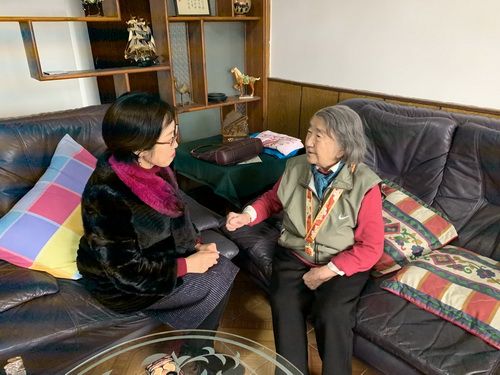 公司领导慰问离退休老同志