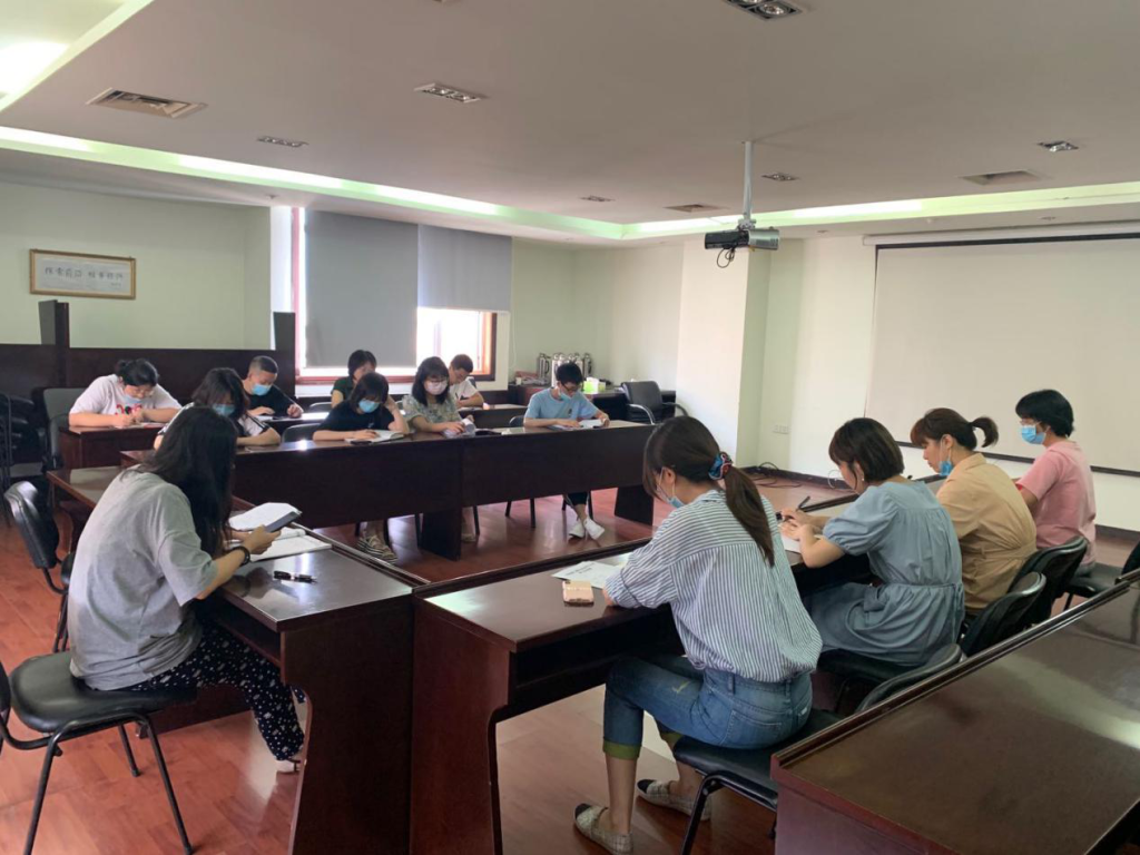 公司召开青年理论学习小组学习会